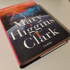 Mary Higgins Clark: Menneisyyden pirstaleet - pikkukuva 1