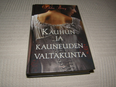 Libba Bray Kauhun ja kauneuden valtakunta -sid