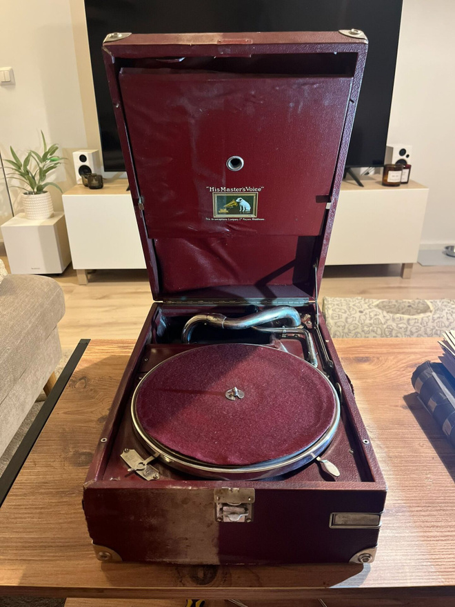 His Master's Voice 101 kannettava gramofoni