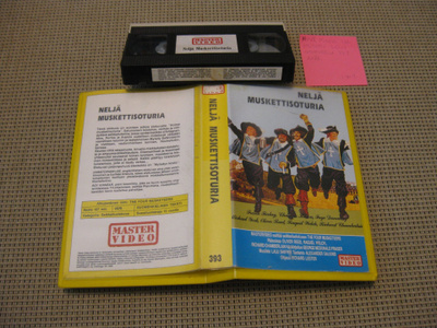 Neljä Muskettisoturia-VHS FIx, Christopher Lee, Raquel Welch