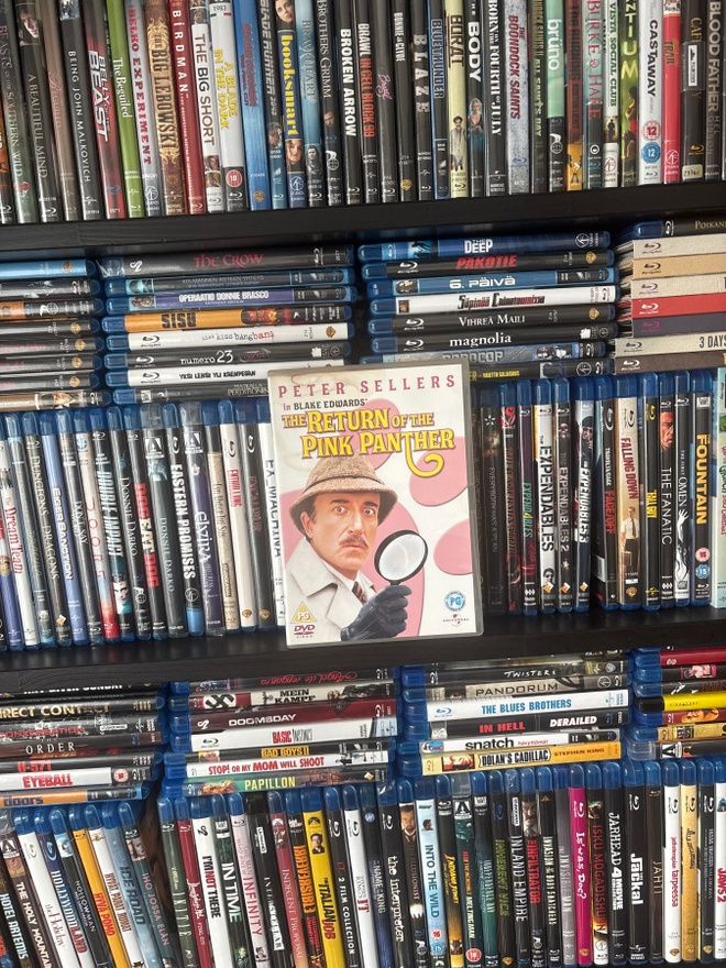 Vaaleanpunaisen Pantterin Paluu (1975)