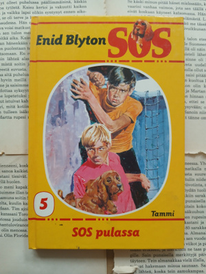 Enid Blyton - SOS pulassa (sid.)