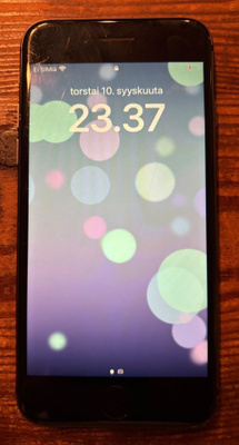 Apple iPhone 8 64 Gt Space Gray – toimiva, takalasi haljennu