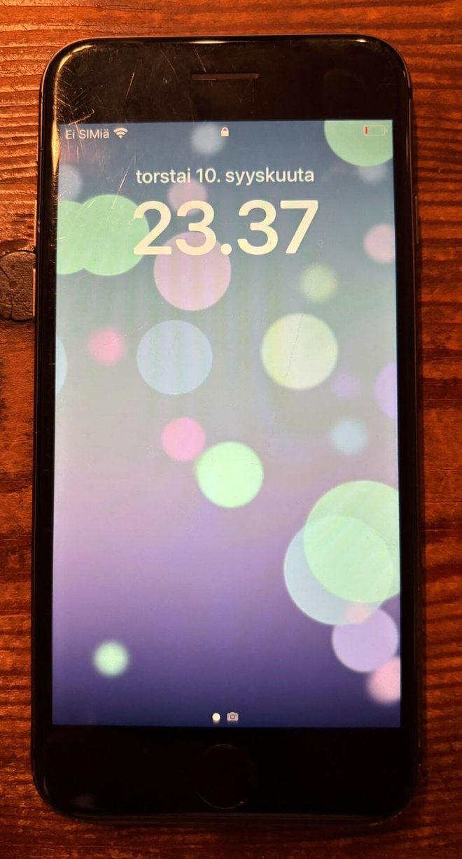 Apple iPhone 8 64 Gt Space Gray – toimiva, takalasi haljennu