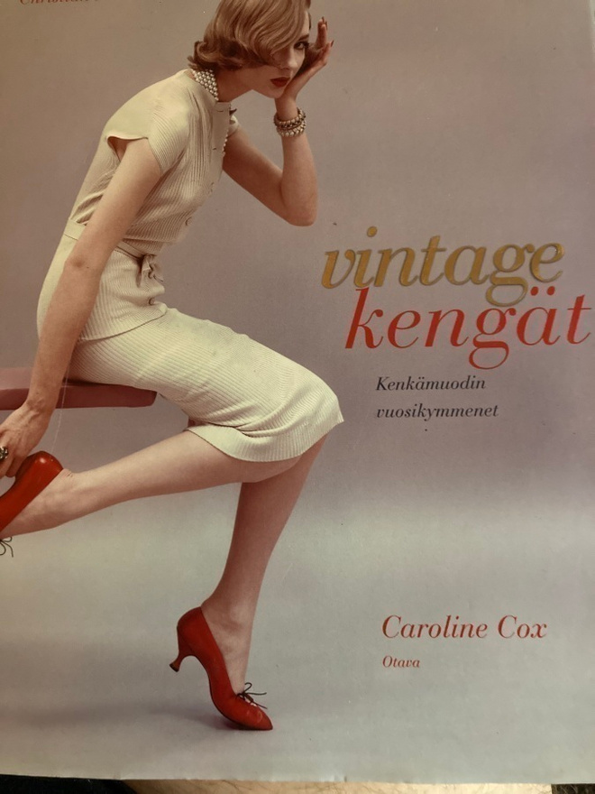 VINTAGE KENGÄT - KENKÄMUODIN VUOSIKYMMENET