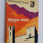 Hammond Innes : Outo maa : romaani - pikkukuva 1