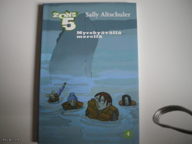 Sally Altschuler: Zone 5: Myrskyävällä merellä (2005)