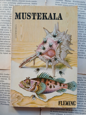Ian Fleming - Mustekala; Hetken huumaus; Smaragdipallo (nid)