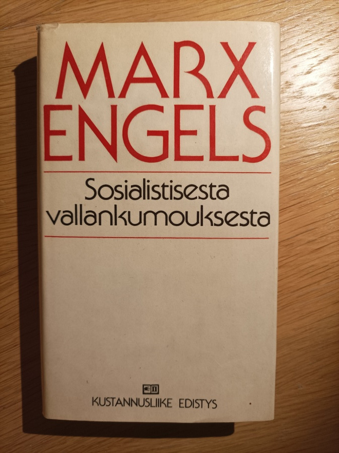 Marx Engels Sosialistisesta vallankumouksesta