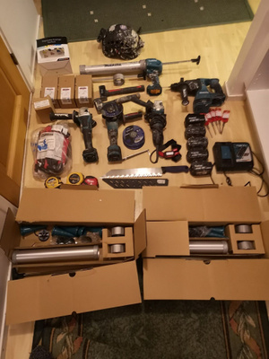 myydään kattava makita 18V akkutyökalupaketti työmaalle.