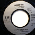 CARPENTERS  ::  YESTERDAY ONCE MORE  ::  VINYYLI  7"    1989 - pikkukuva 3