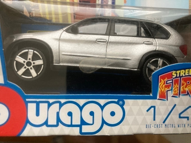 BMW x5 pienoismalli 1/43. Burago