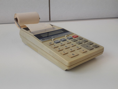 Sharp Elsi Mate EL-1611, laskin