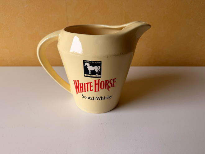 White Horse Scotch Whisky -viskikannu
