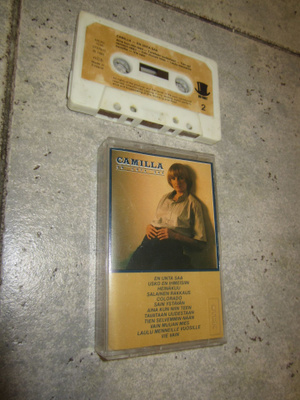 CAMILLA - EN UNTA SAA ; HICAS -1036 : HIHAT