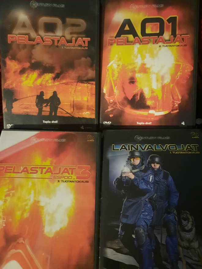 PELASTAJAT 1 - 3 & LAINVALVOJAT 1 KAUSI DVD
