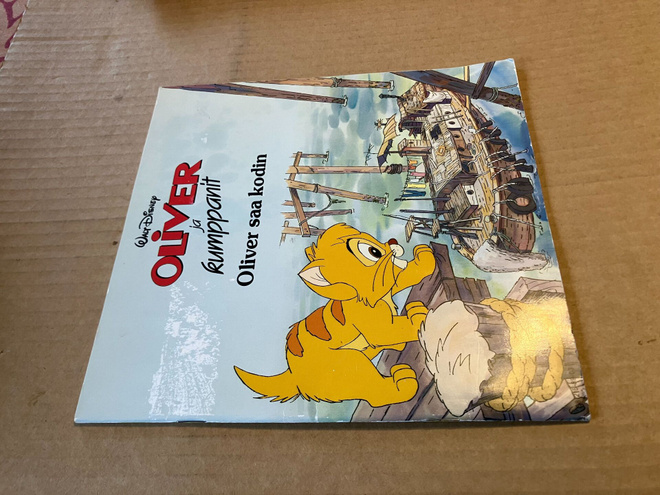 DISNEY OLIVER JA KUMPPANIT OLIVER SAA KODIN
