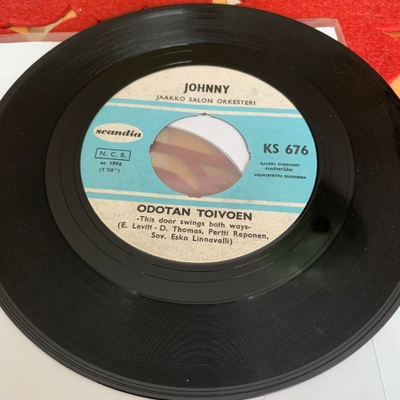 JOHNNY: Olen onnellinen * Odotan toivoen *FIN 1966