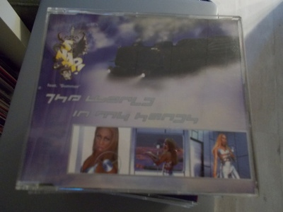 CDM SNAP **  THE WORLD IN MY HANDS **