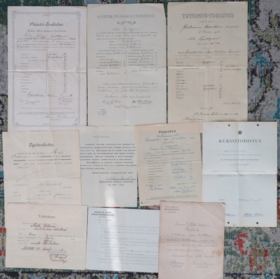 Vanhoja koulutodistuksia ja työtodistuksia 10 kpl - v.1916 -
