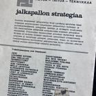 Lundberg "Jalkapallon strategiaa" ja Atik Ismailin nimikirj - pikkukuva 5