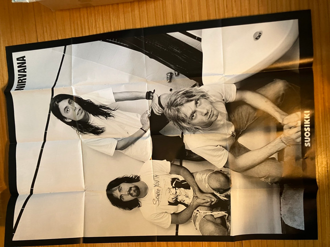 SUOSIKKI JÄTTIJULISTE NIRVANA JA ANTTI TUISKU HYVÄ