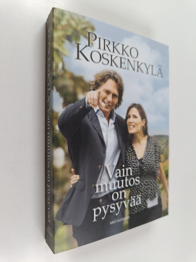 Pirkko Koskenkylä : Vain muutos on pysyvää : romaani