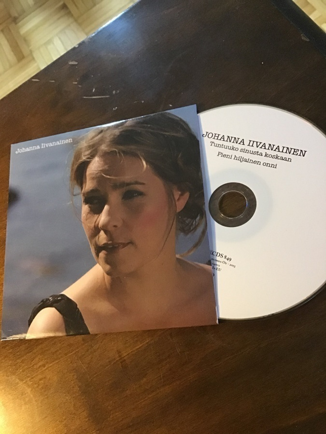Johanna Iivanainen . Tuntuuko sinusta koskaan CDS single