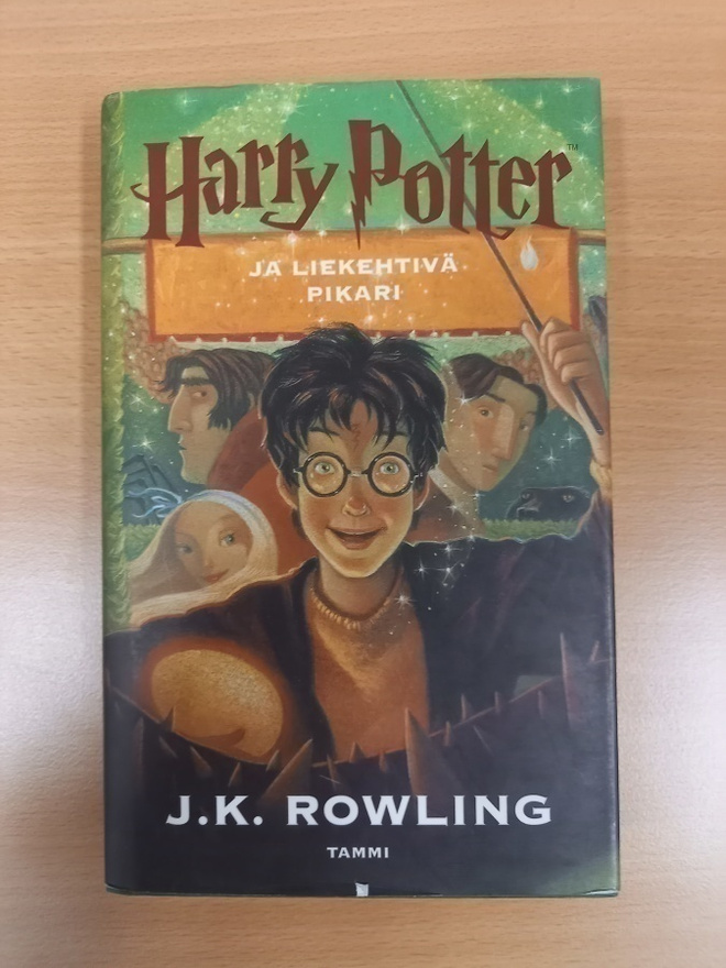 J.K.Rowling: Harry Potter ja liekehtivä pikari