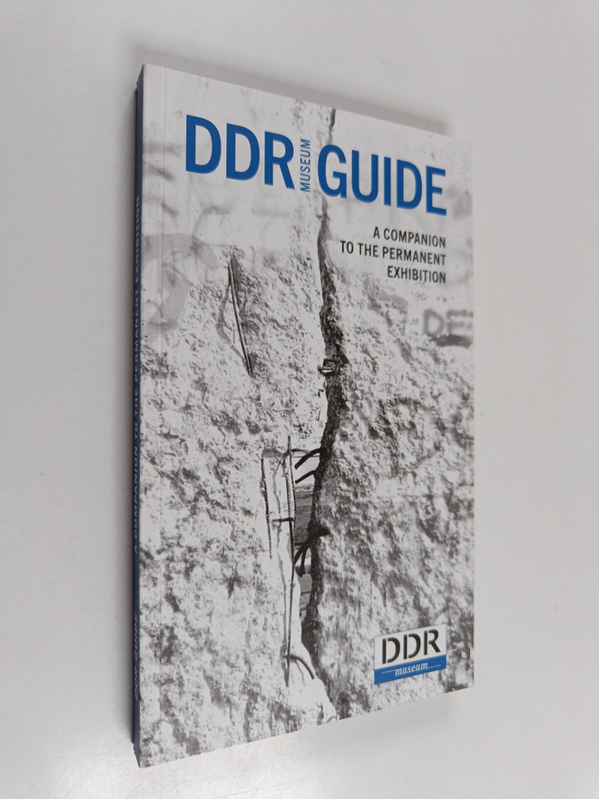 Stefan Wolle ym. : GDR-Guide - A Companion to the Permane...