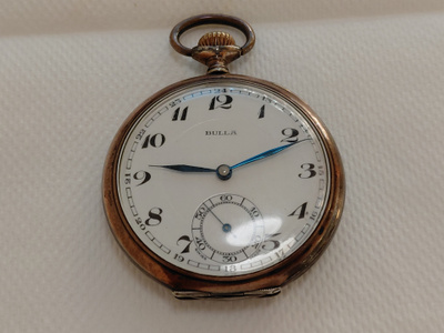 Hopea toimi Bulla Swiss Made taskukello