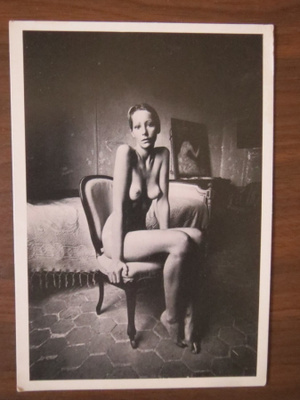 Jean Loup Sieff: Femme nue sur un fauteuil 1972 taidekortti