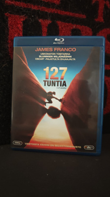 127 tuntia