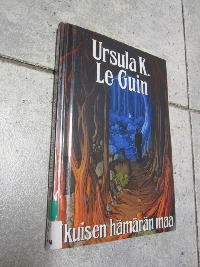 ursula k. le guin - ikuisen hämärän maa ( Hienokunto )