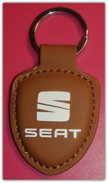 Pieni nahkainen ruskea Seat avaimenperä #30277