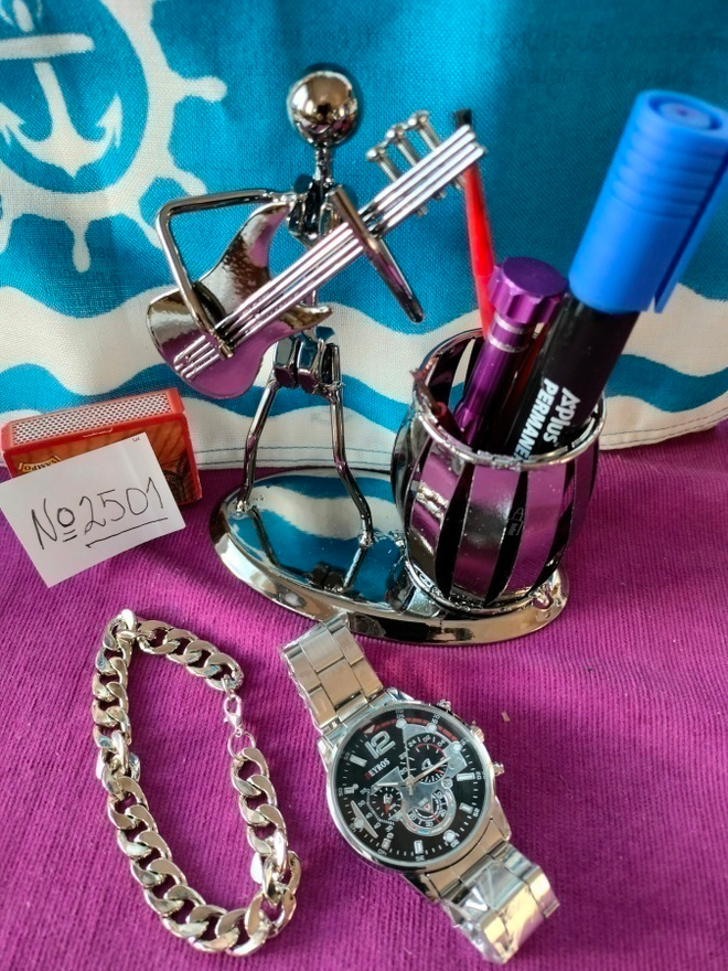 KYNÄTELINE +KELLO+RANNEKETJU No:2501