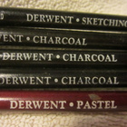 5 Derwent kynää 3 Charcoal, 1 pastel white, 1 sketching - pikkukuva 4