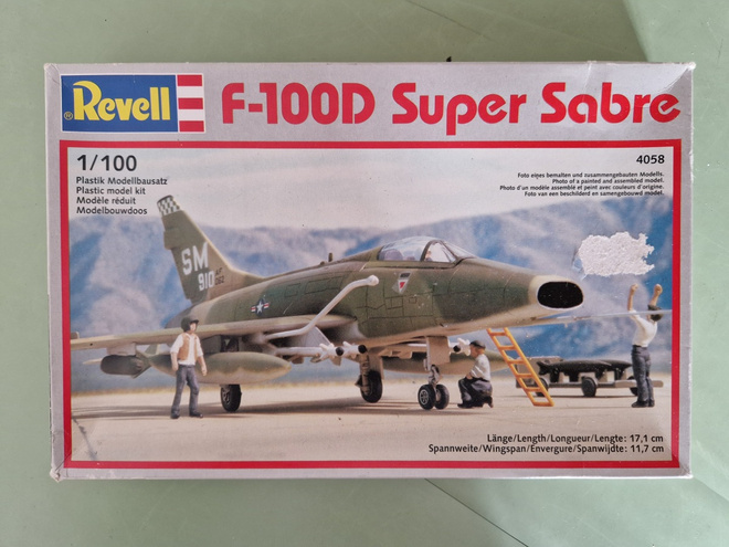 REVELL 1/100 4058 F-100D SUPER SABER