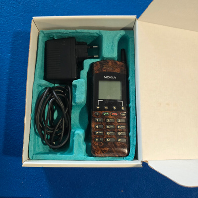 Nokia 880