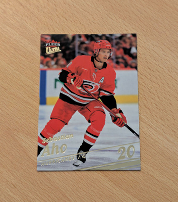 2025-26 Fleer Ultra Sebastian Aho Gold