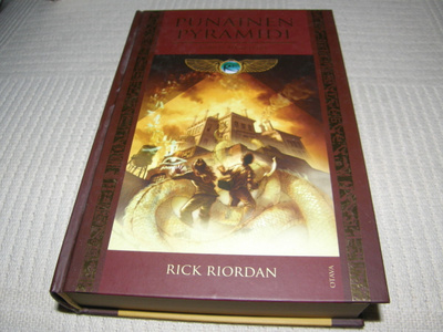 Rick Riordan Punainen pyramidi