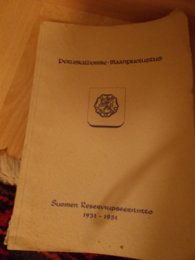 MAANPUOLUSTUS / AUTOKOULUN OPPIKIRJA