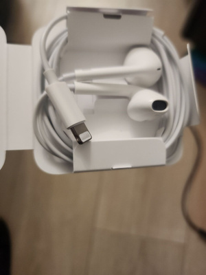 Iphone kuulokkeet