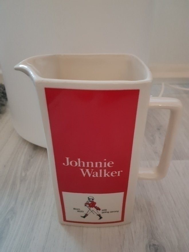 Johnnie Walker Vintage Kannu / Kaadin
