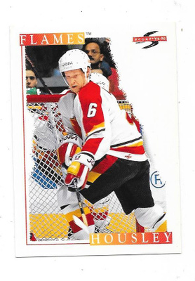 1995-96 Score #45 Phil Housley , Calgary Flames