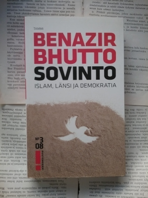 Benazir Bhutto - Sovinto: islam, länsi ja demokratia (nid.)