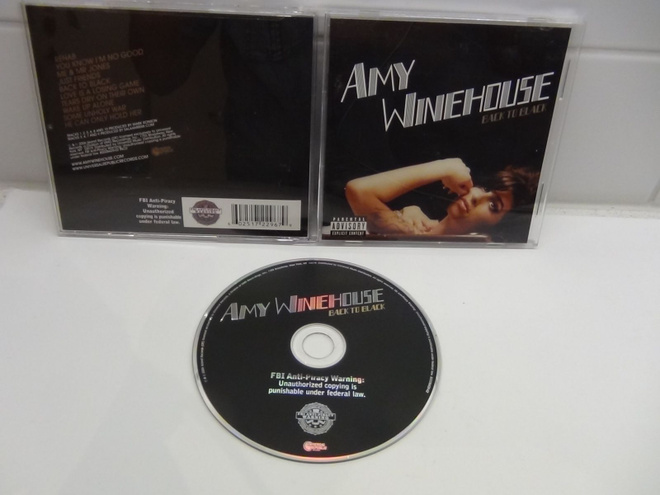 AMY WINEHOUSE, BLACK  TO BLACK