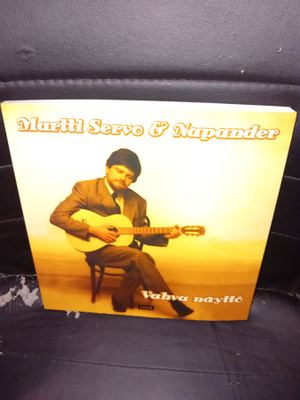 Martti Servo  & Napander :  Vahva näyttö ( SIS POSTIKULU )