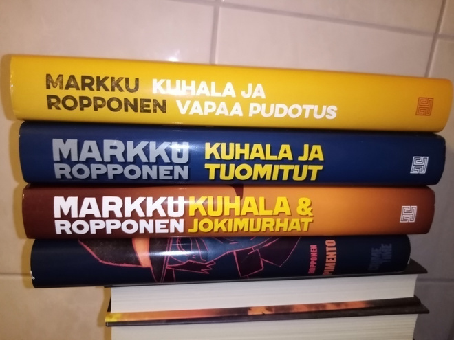 4 KPL kirjapaketti MARKKU ROPPONEN kovakantisia