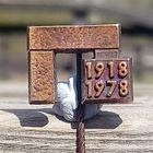 Punavankimuistomerkki - Rintaneula 1918 - 1978. Pronssivärin - pikkukuva 5